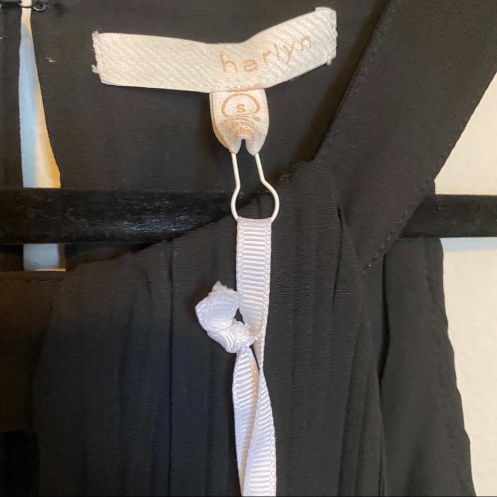 Harlyn Pleated Wide Leg Jumpsuit Black Size S NWT - Picture 5 of 6